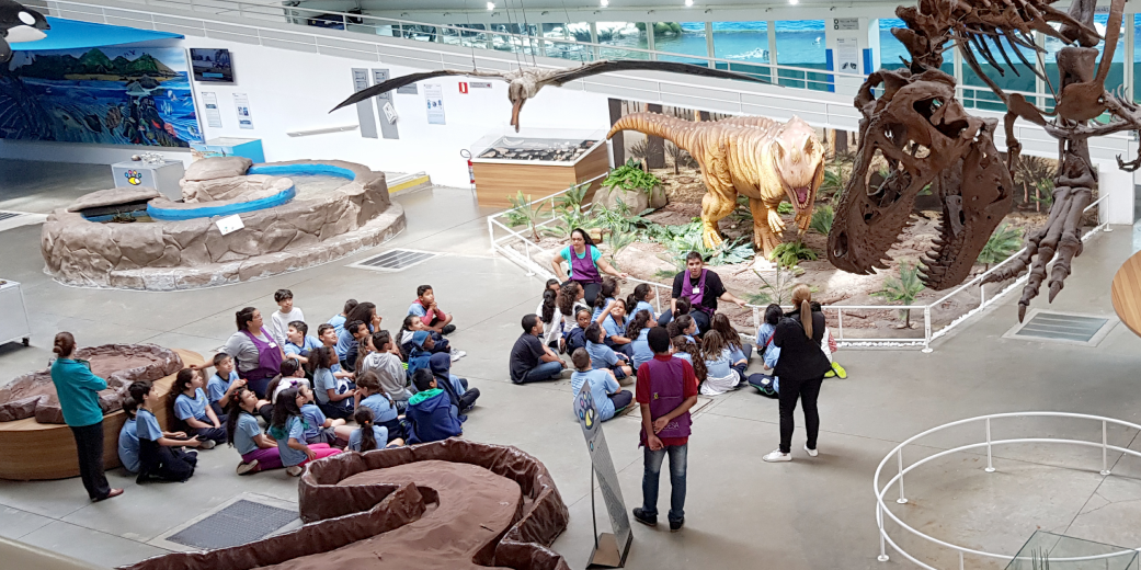 Na Trilha Dos Dinossauros Visita Ao Sabina Escola Parque Do