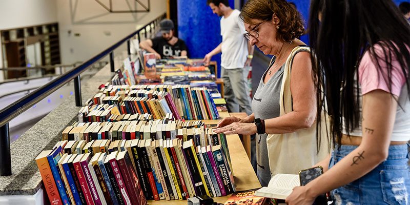 Banca de Troca de Livros - Foto Sergio Fernandes